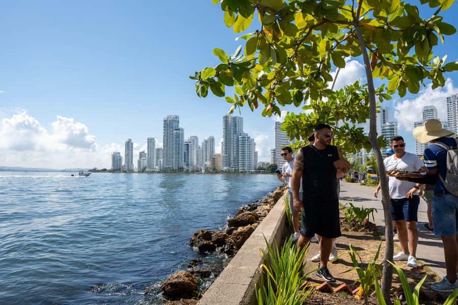 Cartagena: CITY TOUR IN ENGLISH, Old city, Monuments, Castle - Riding Cartagena in a traditional Chiva