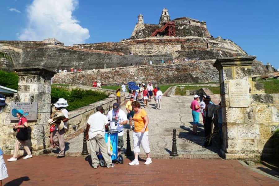Cartagena: CITY TOUR OVERVIEW of the city Boots castle chiva - Bocagrande, Laguito, and the bay