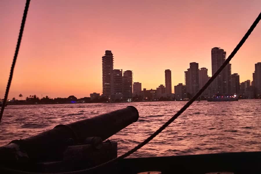 Cartagena, CO: Sunset Skyline Pirate Boat Tour with Drinks - Cruising past Bocagrande’s modern towers