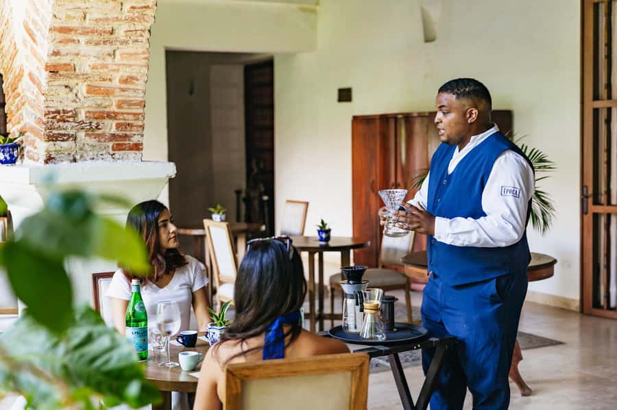 Cartagena: Coffee Tasting - The Cafe Setting and Changing Meeting Point
