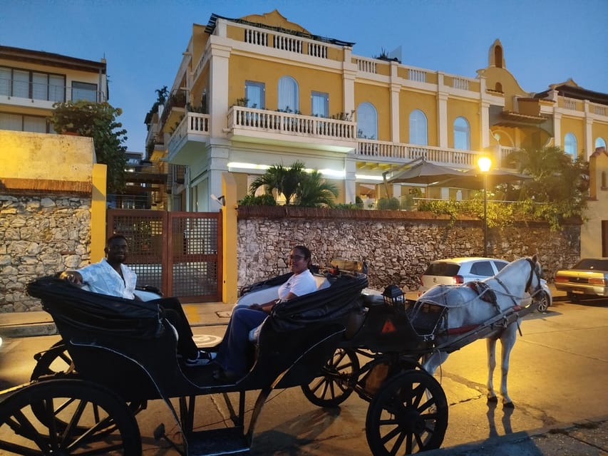 Cartagena: COLLONIAL HORSE DRAWN CARRIAGE by THE OLD CITY - What the private carriage adds