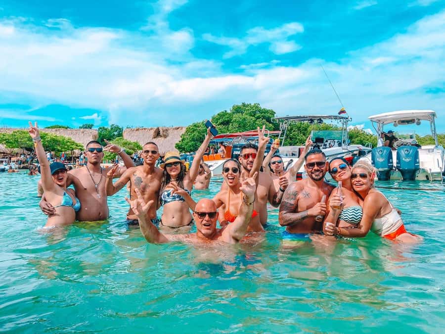Cartagena de Indias: Pasadia 5 Islas del rosario and Baru boat trip - Seeing the Rosario Islands from the sea