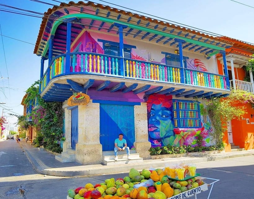 Cartagena: Explore with a city tour aboard a typical "chiva". - The guide can make or break the ride