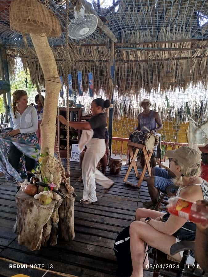 Cartagena: FISHERMEN'S ISLAND IN THE MANGROVES by canoe - The return ride and what the timing really means