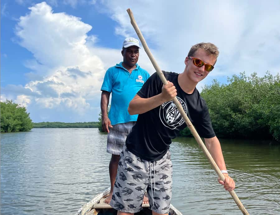 Cartagena Fishing, Crabbing, Birdwatching Experience + Lunch - Optional visit to the fishermen’s island
