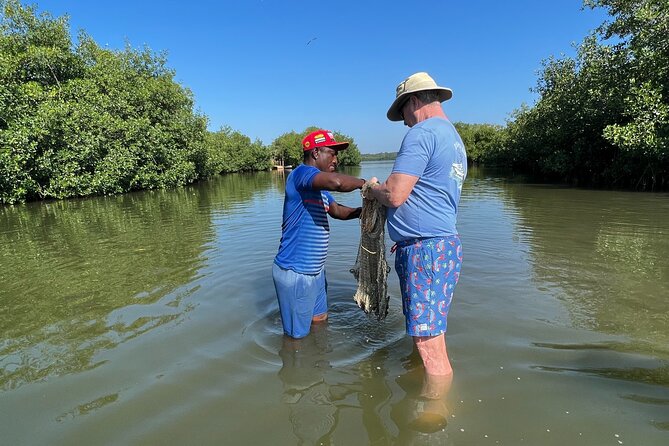 Cartagena Fishing & Crabbing • Unique Local Experience with Lunch - Learning to Throw the Fishing Net