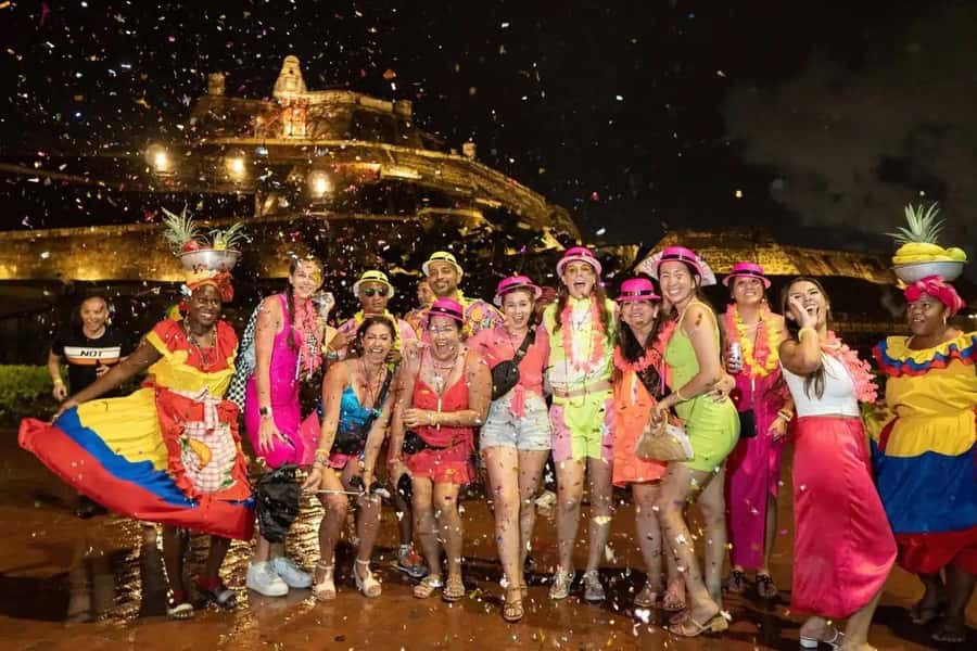Cartagena: Funny PartyBus with dance floor and good music! - Getsemani: street energy without a history lecture