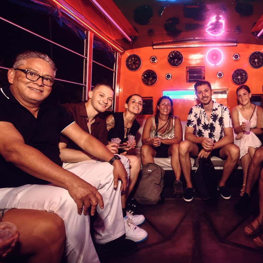 Cartagena: Funny PartyBus with dance floor and good music! - The one-hour dance show in Getsemani