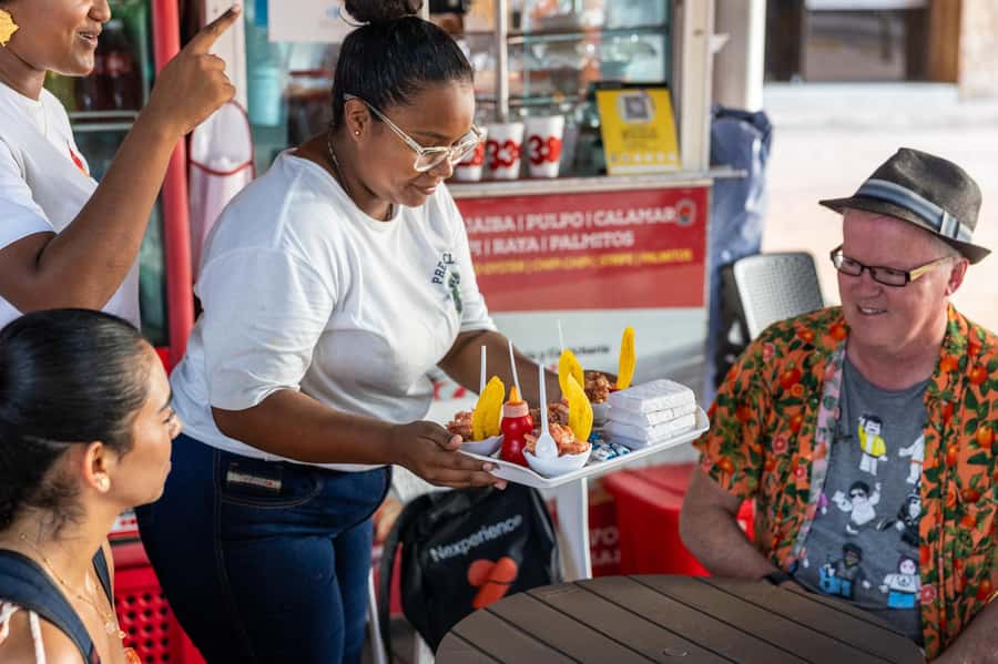 Cartagena: Guided Street Food Tour with Tastings - Moving Into Getsemaní