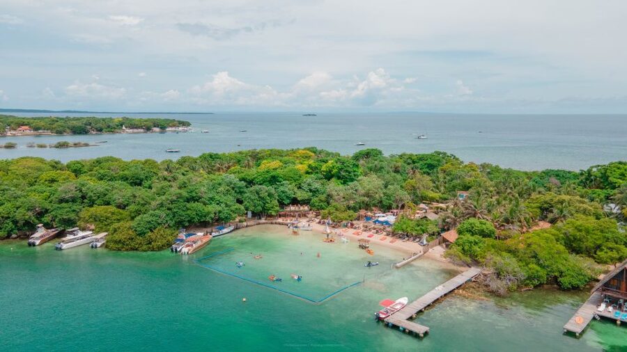 Cartagena: Islabela Islands Boat Trip with Lunch & Cocktail - Lunch with three straightforward choices