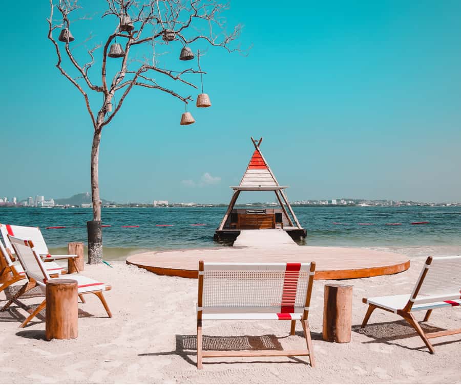 Cartagena: La Punta Beach Club Day Pass (Lunch included) - Choosing your return time and staying through sunset