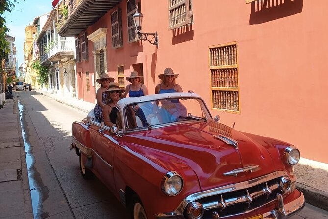 Cartagena Luxury Classic Car Tour + Bilingual Historian Guide - Beginning at Centro Histórico and the city walls