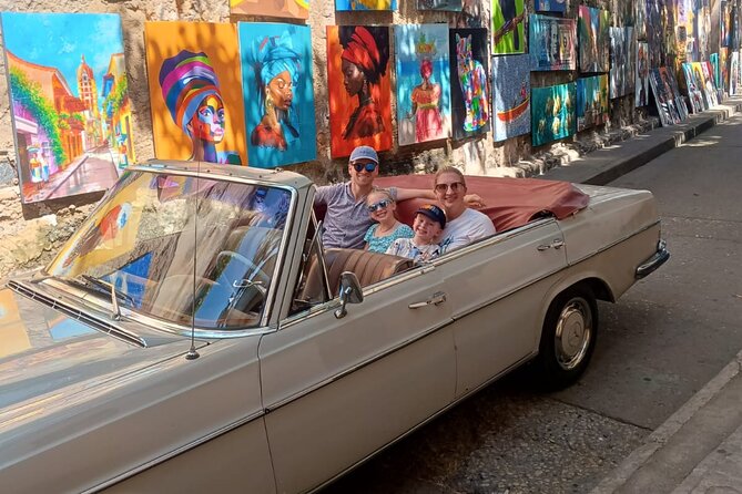 Cartagena Luxury Classic Car Tour + Bilingual Historian Guide - Plaza Santo Domingo and Cartagena’s church architecture
