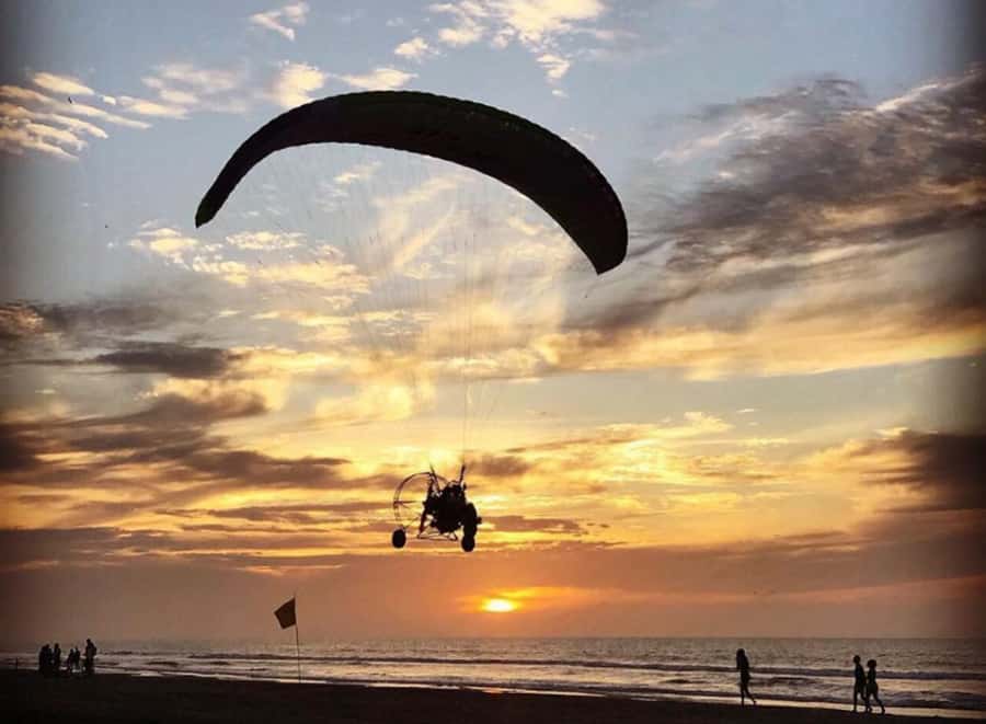 Cartagena: Paratriking Flight from the Beach - Photos, video, and the value of the upgrade