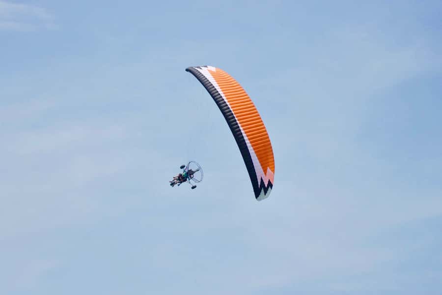 Cartagena: Paratriking Flight from the Beach - Making use of the beach time