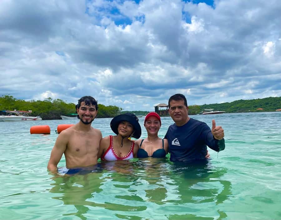 Cartagena: Playa Tranquila Day Trip with Lunch by boat - Arriving at Baru and Playa Tranquila