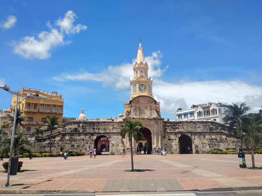 Cartagena: Private City Tour in an Air-Conditioned Vehicle - Manga begins with a quieter side of Cartagena
