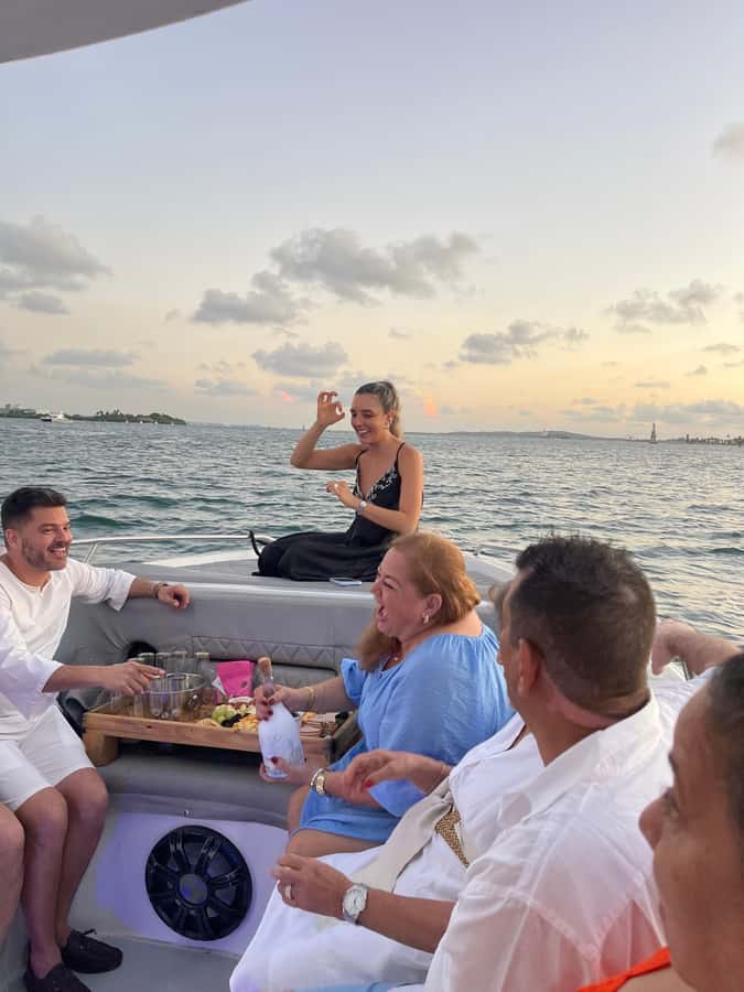 Cartagena: Private Sunset and Night Boat Tour - Manga Bay and San Felipe Castle From the Water