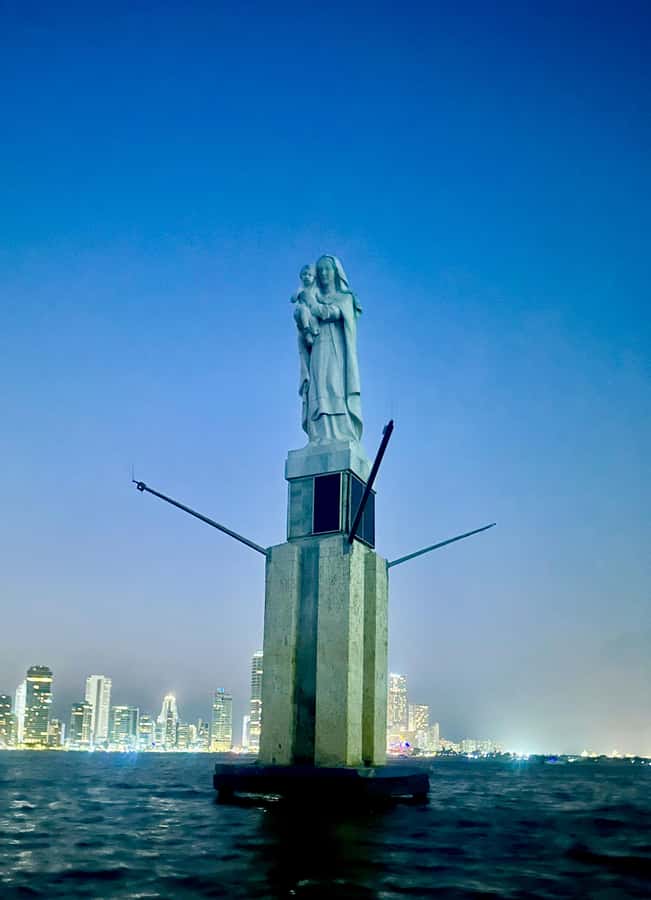Cartagena: Private Sunset and Night Boat Tour - Spanish Service and What That Means