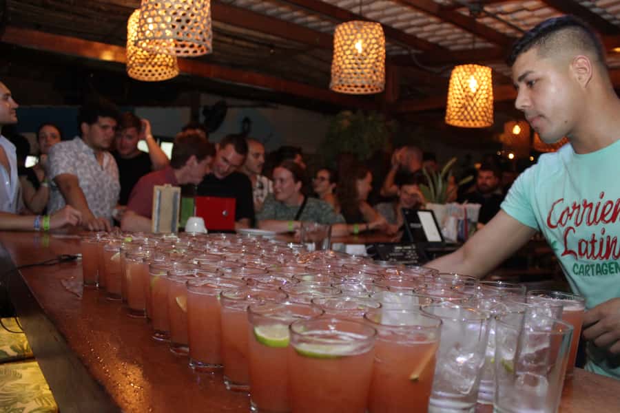 Cartagena: Pub Crawl with Dancing Lessons and Free Shots - The opening hour: games, drinks, and a loose dance class