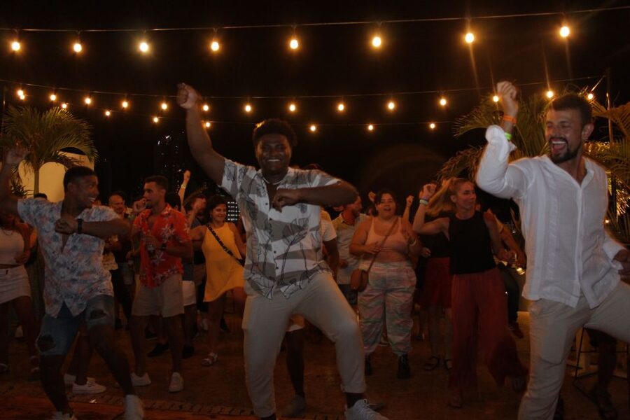 Cartagena: Pub Crawl with Dancing Lessons and Free Shots - Eivissa Cartagena and the rooftop moment