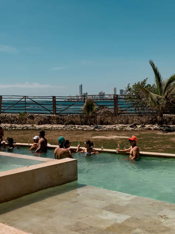 Cartagena: Rosario Islands Day Tour with Snorkel & Lunch - The Guides Make a Big Difference
