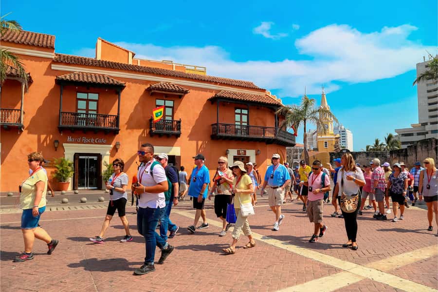 Cartagena: Shared Walking Tour of the Colonial Old Town - Cobblestone lanes and colorful colonial facades