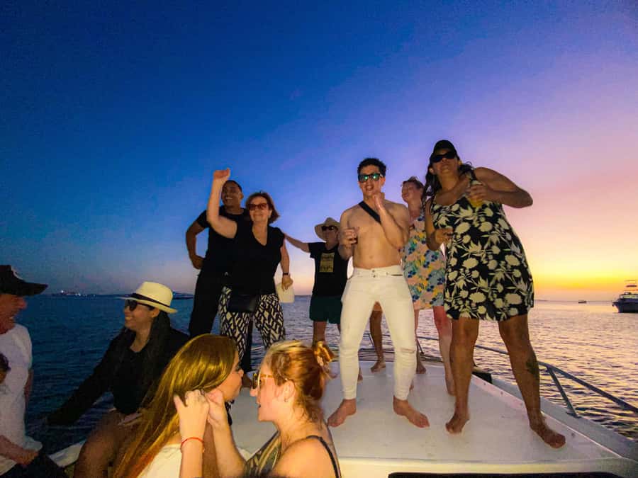 Cartagena: Speed Boat Party on the Bay with open bar - Choosing the Best Departure Time