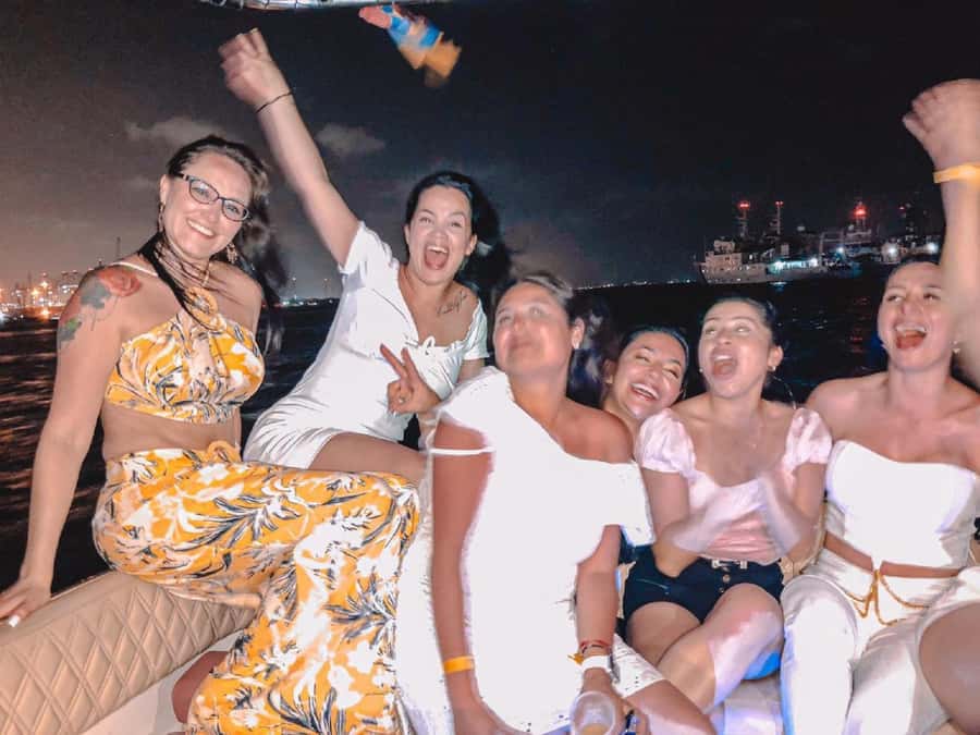 Cartagena: Speed Boat Party on the Bay with open bar - Who Should Book This Experience