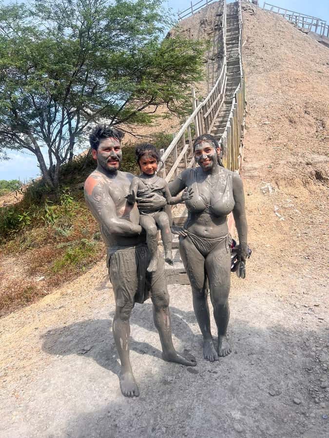 Cartagena: Totumo Mud Volcano with Bilingual Guide - Entering the Totumo mud pit