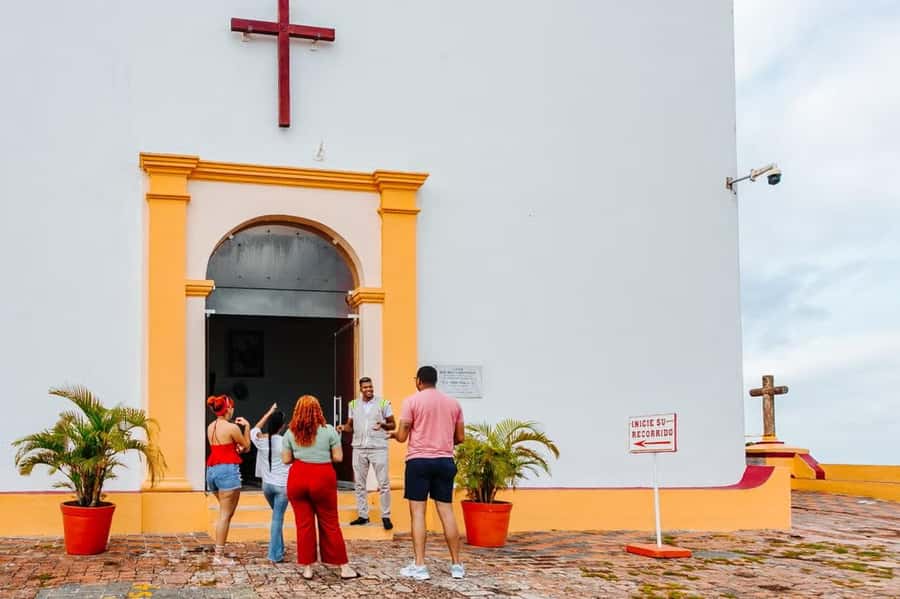 Cartagena: Tour the emblematic Cerro de la Popa - Pickup across four Cartagena neighborhoods