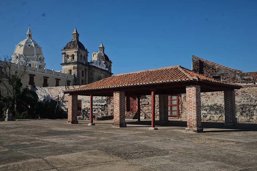 Cartagena: Walled City and Getsemani Shared Walking Tour - The Walled City: churches, squares, and defenses