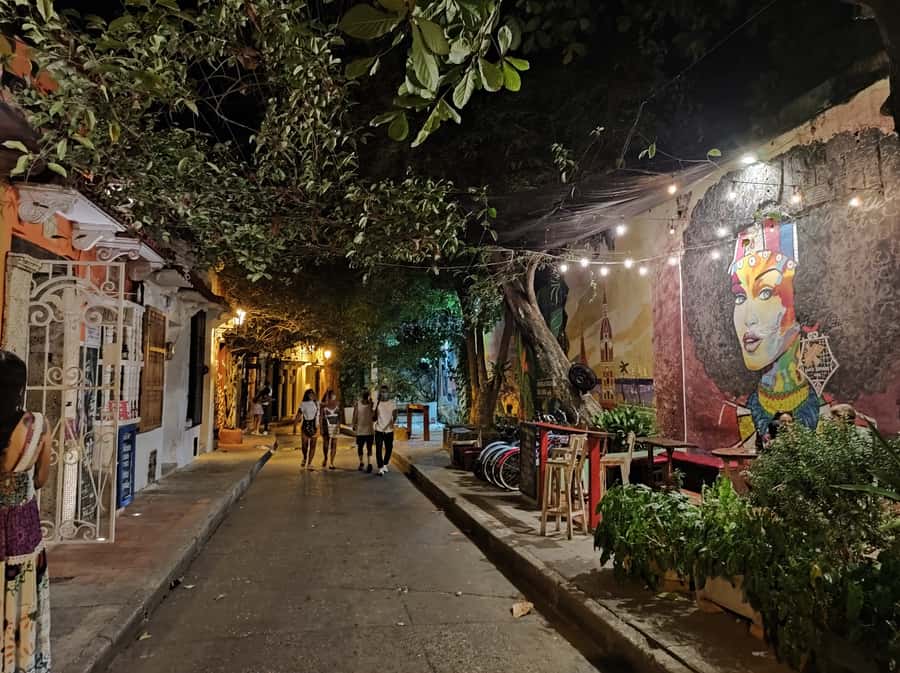 Cartagena: Walled City and Getsemani Shared Walking Tour - Is $16 a good value?
