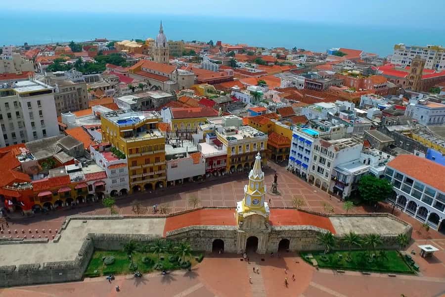 Cartagena: Walled City & Getsemani Private Tour - Colonial houses and narrow streets