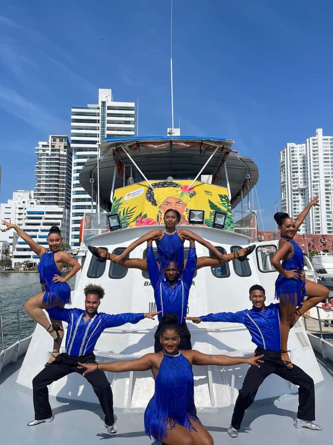Cartagena: White Night Boat Tour with Dinner and Open Bar - What the three-hour evening is really like
