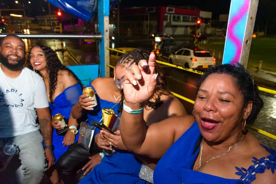 Chiva Party Cartagena: a unique experience in the city, joy and dance. - Key points to know before you book