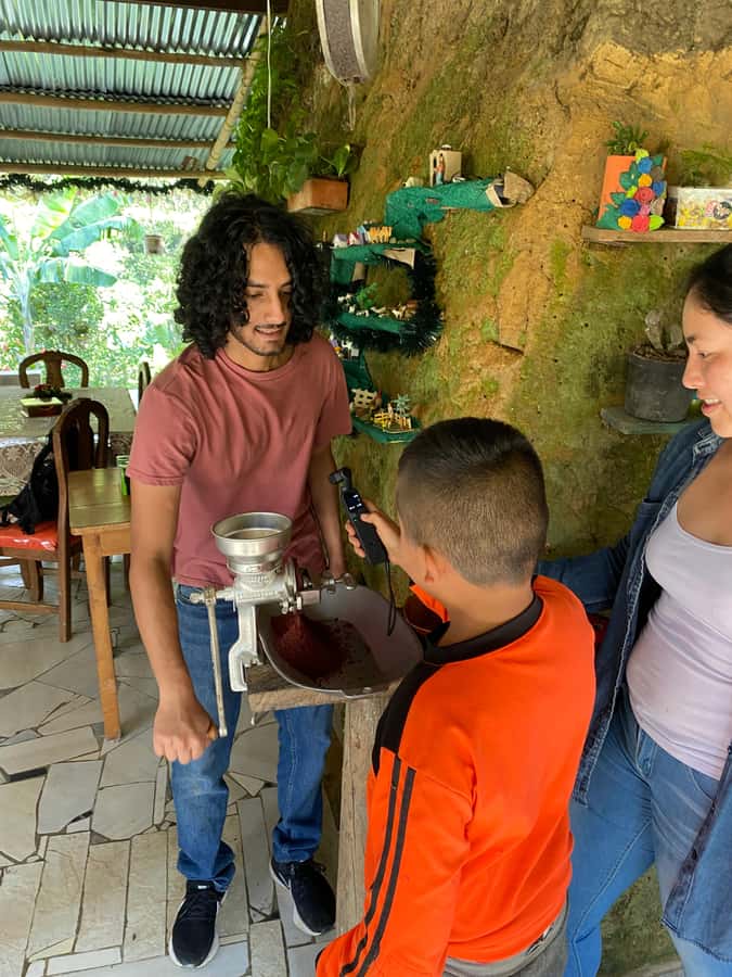 Chocolate tour near the Medellín - More than chocolate: coffee, fruit, and rural life