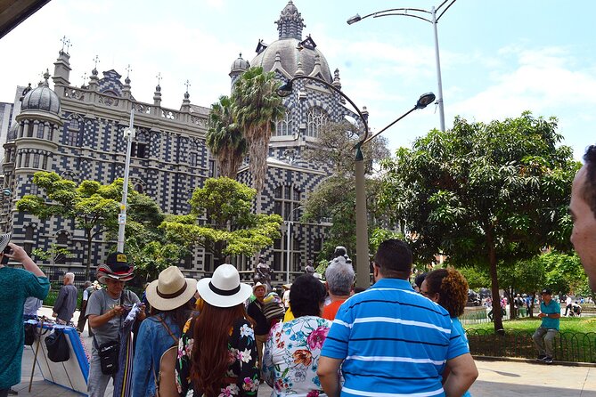 City Tour + Commune 13 Medellin - Barefoot Park, a lighter stop in the city