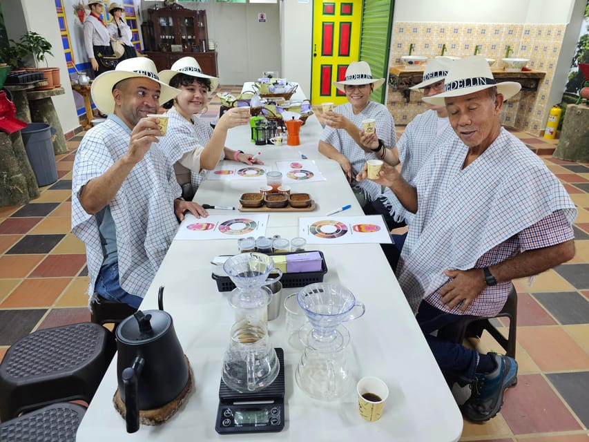 Coffee Experience with roasting show in Comuna 13 - What the guide adds to the experience
