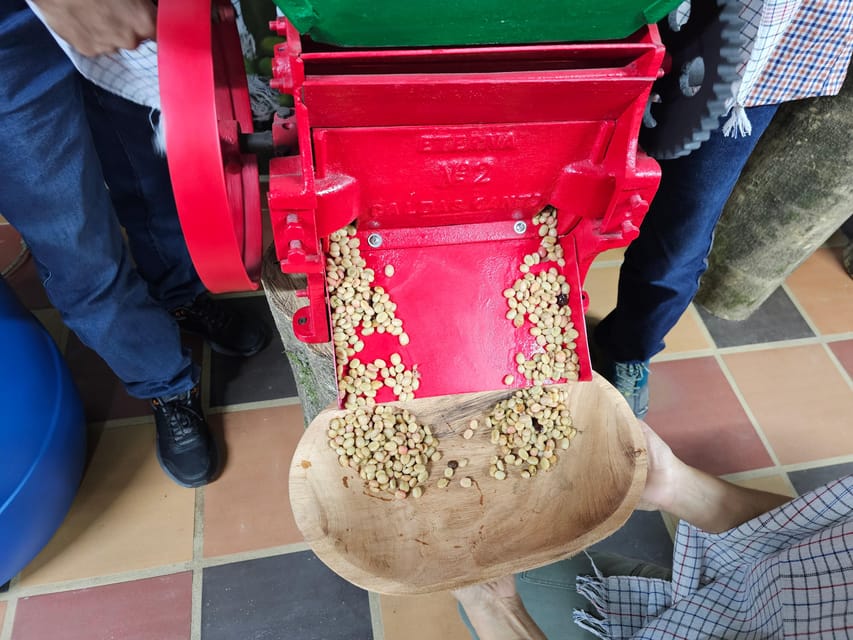 Coffee Experience with roasting show in Comuna 13 - Is $20 a good price?