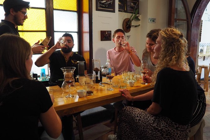 Coffee tasting experience at Divino Café Especial - The guides make the lesson approachable