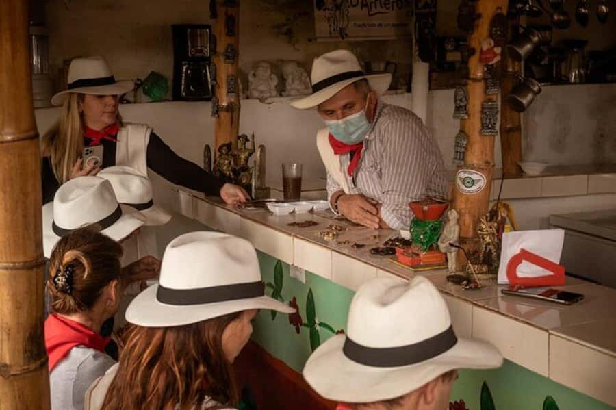 Coffee Tour from Medellin with Lunch and Coffee Tasting - What the six-hour schedule feels like