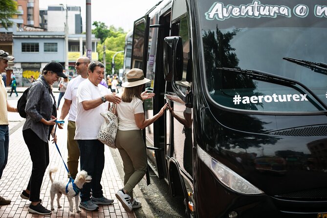 Coffee Tour with arrival on horseback and sugar cane processing - Who will enjoy this coffee tour most