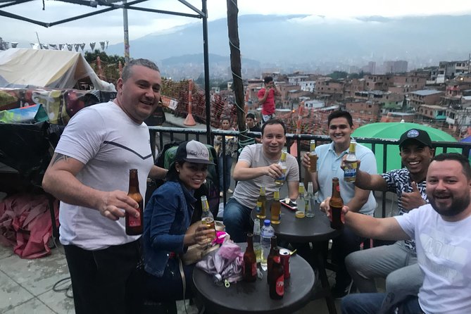 Commune 13, Graffitour street food. History.All inclusive - Starting at San Javier and seeing the city by cable car