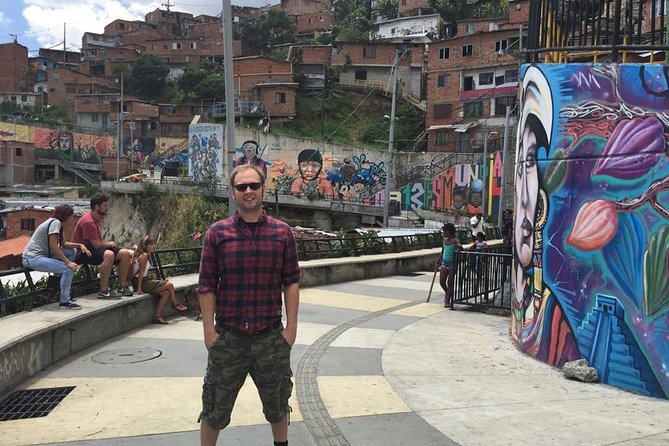 Complete Pack: Pablo Escobar Tour and Comuna 13 - Key points at a glance