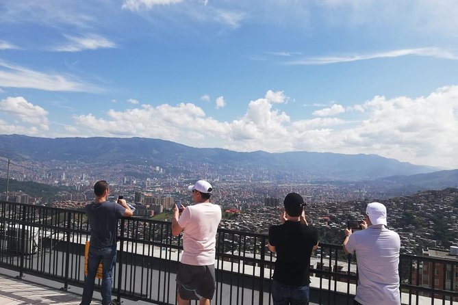 Comuna 13 tour and cable car - Why Comuna 13 Belongs on Your Medellín Itinerary