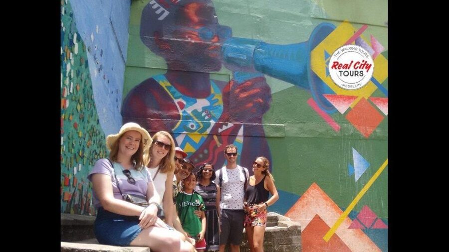 Comuna 4 - Moravia Tour - A full hour in Moravia, not just a quick pass through