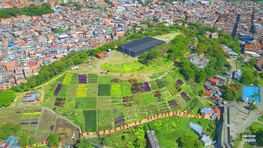 Comuna 4 - Moravia Tour - The first steps into a barrio with an overlooked past