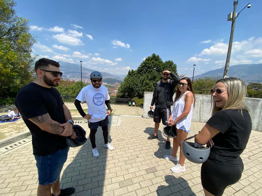 E-Bike City Tour Medellin with Local beer and Snacks - Why an e-bike is a smart way to meet Medellín