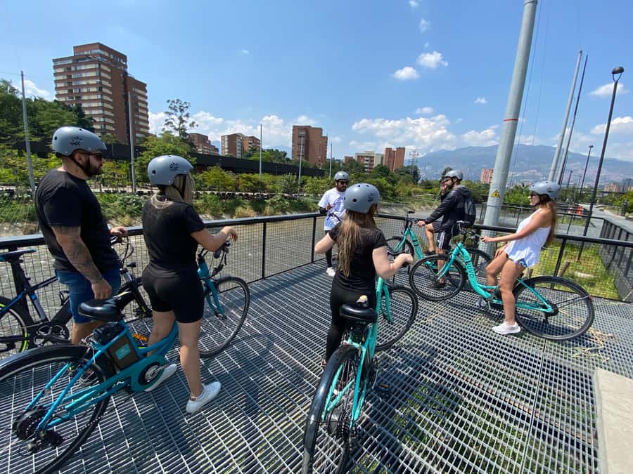 E-Bike City Tour Medellin with Local beer and Snacks - Pueblito Paisa and Medellín’s best overview